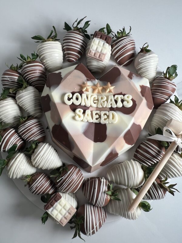 Military breakable chocolate heart + 35 strawberries